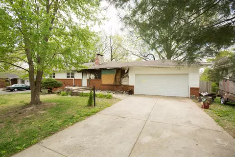 2214 E Barataria St, Springfield, MO 65804 photo 1