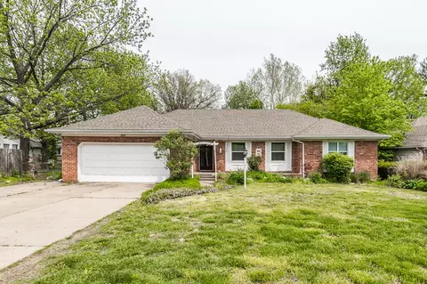 2002 S Lone Pine Ave, Springfield, MO 65804 photo 1