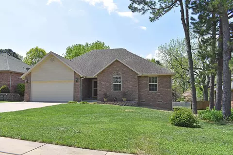 1406 E Smith St, Springfield, MO 65803 photo 1