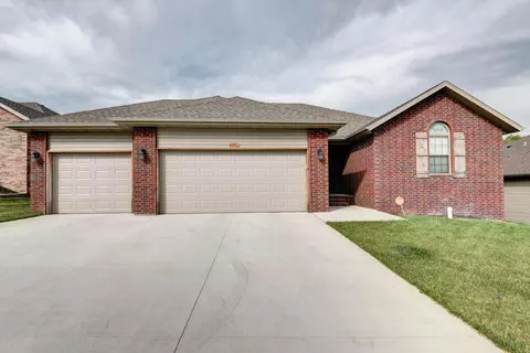 4371 N Katrina Ave, Springfield, MO 65803 photo 1