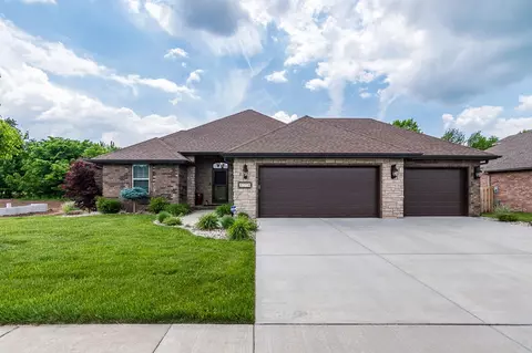 3770 W Stonehinge Dr, Springfield, MO 65807 photo 1