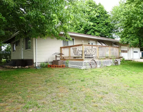 1016 Baretta Ct, Aurora, MO 65605 photo 1