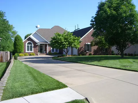3331 E Fox Grape St, Springfield, MO 65804 photo 1