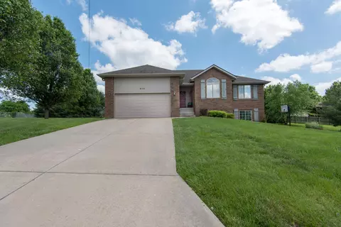 906 Strawberry Ct, Nixa, MO 65714 photo 1