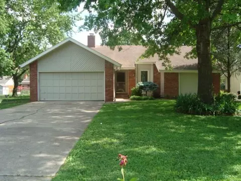 1246 W Highland St, Springfield, MO 65807 photo 1