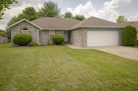 4742 W Tarkio St, Springfield, MO 65802 photo 1