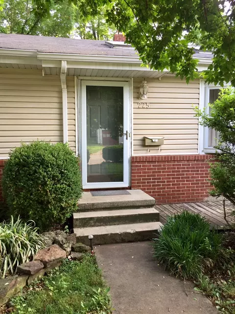 225 E Cherokee St, Springfield, MO 65807 photo 1