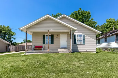 1053 S Douglas Ave, Springfield, MO 65807 photo 1