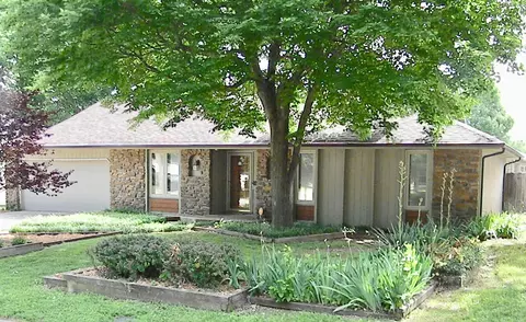 1226 S Plaza Ave, Springfield, MO 65804 photo 1