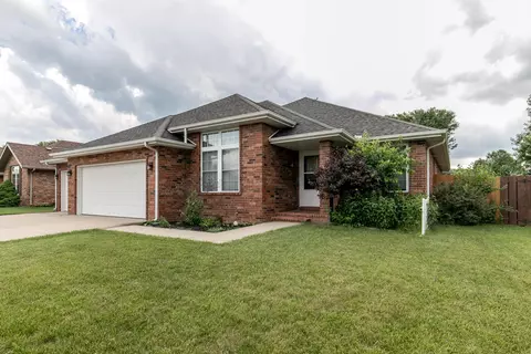 513 Clover Ct, Nixa, MO 65714 photo 1