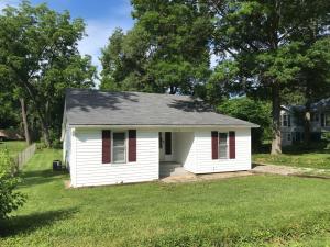 316 E 4th St, Willow Springs, MO 65793 photo 1
