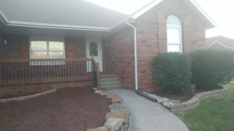 1465 Eastland Ave, Springfield, MO 65802 photo 1