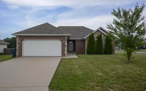 5604 S Aspen Dr, Battlefield, MO 65619 photo 1