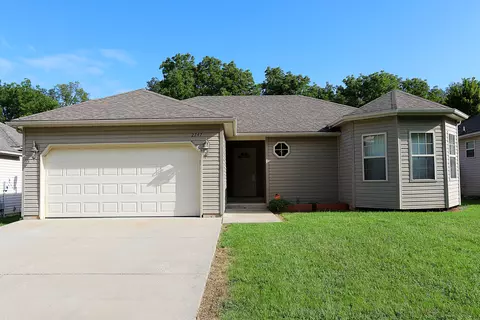 2747 W Delmar St, Springfield, MO 65802 photo 1