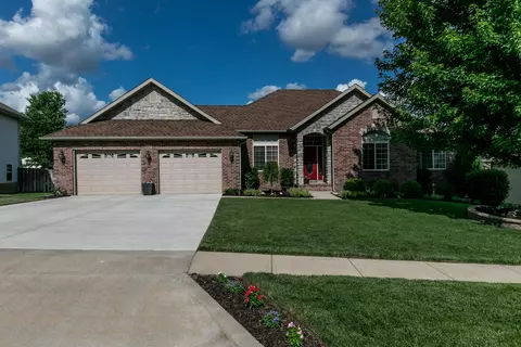 3660 N Thistlewood Ct, Springfield, MO 65803 photo 1