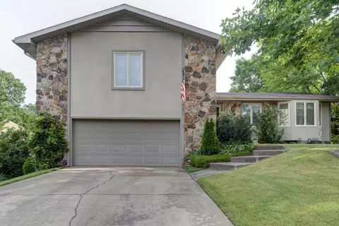 2131 E Cardinal St, Springfield, MO 65804 photo 1