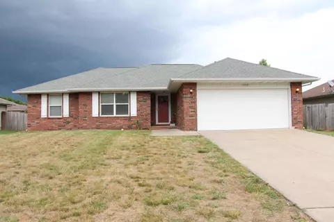 3869 W Roxbury St, Springfield, MO 65807 photo 1