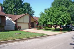 1622 W Lindberg St, Springfield, MO 65807 photo 1