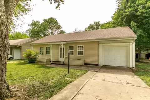 1951 S Virginia Ave, Springfield, MO 65807 photo 1