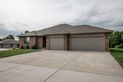 2021 W Smith St, Springfield, MO 65803 photo 1