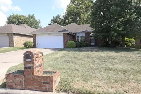 2138 E Cragmont St, Springfield, MO 65804 photo 1