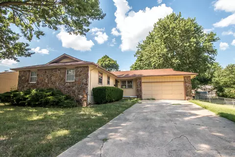3141 E Sunset St, Springfield, MO 65804 photo 1