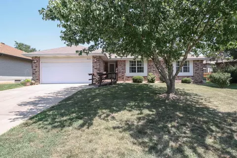 3111 E Jewell St, Springfield, MO 65804 photo 1