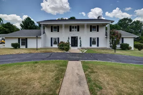 3511 E Whitehall Dr, Springfield, MO 65809 photo 1