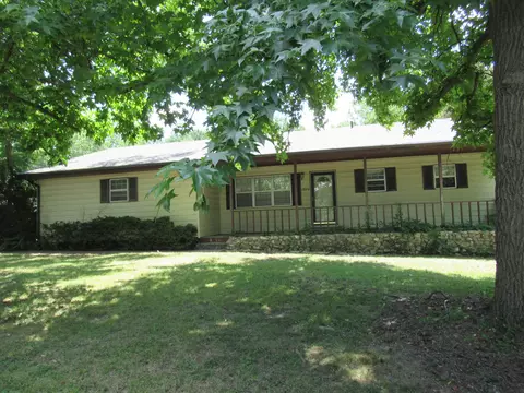2824 E Bergman St, Springfield, MO 65802 photo 1