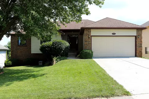 2004 W Cantebury St, Springfield, MO 65810 photo 1