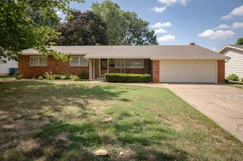 1960 E Woodland St, Springfield, MO 65804 photo 1