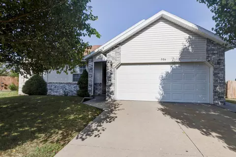 324 Shawnee Ct, Clever, MO 65631 photo 1