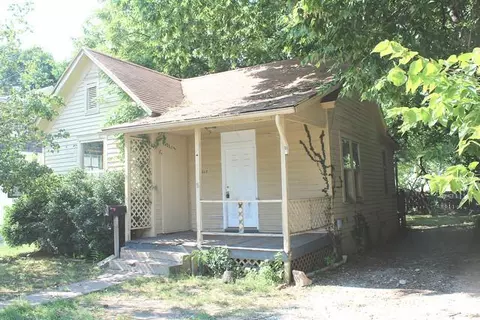 613 W Harrison St, Springfield, MO 65806 photo 1
