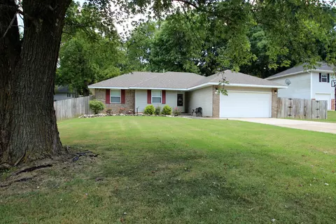 624 Johnson St, Marshfield, MO 65706 photo 1