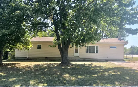 830 Joann St, Marshfield, MO 65706 photo 1