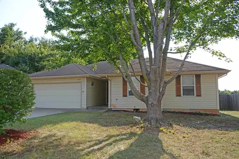 2301 N Grace Ave, Springfield, MO 65803 photo 1
