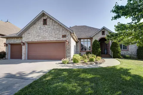 3331 E Manitoo St, Springfield, MO 65804 photo 1