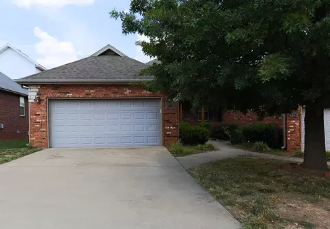 1419 W Sackett St, Springfield, MO 65807 photo 1