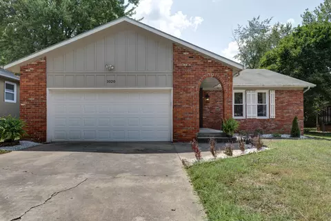 1020 E Woodland St, Springfield, MO 65807 photo 1