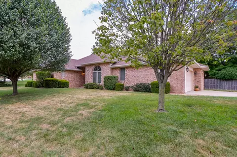 945 E National Place Blvd, Springfield, MO 65810 photo 1