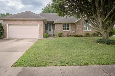 3334 E Cardinal St, Springfield, MO 65804 photo 1