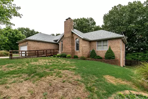 2526 S Chapel Dr, Springfield, MO 65809 photo 1