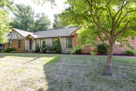 5752 S Woodcliffe Dr, Springfield, MO 65804 photo 1