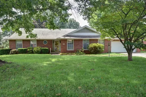 2434 Edgewood St, Springfield, MO 65804 photo 1