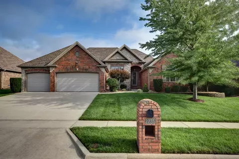 2735 E Woodford St, Springfield, MO 65804 photo 1