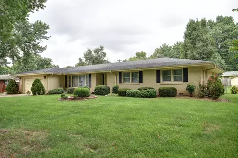 2851 E Crestview St, Springfield, MO 65804 photo 1