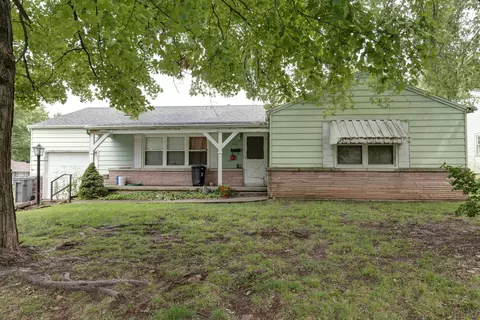 1702 S Sagamont Ave, Springfield, MO 65807 photo 1