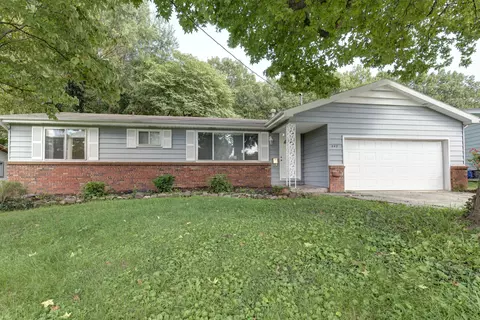 842 S Belcrest Ave, Springfield, MO 65802 photo 1