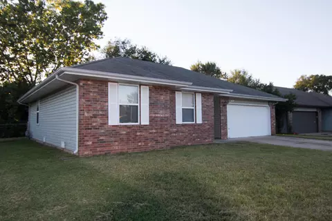 1121 N Golden Ave, Springfield, MO 65802 photo 1