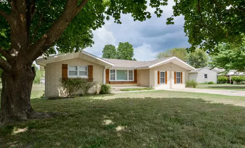 533 E Bedford St, Marshfield, MO 65706 photo 1